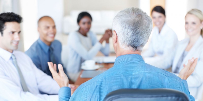 Bons motivos para contratar profissionais idosos