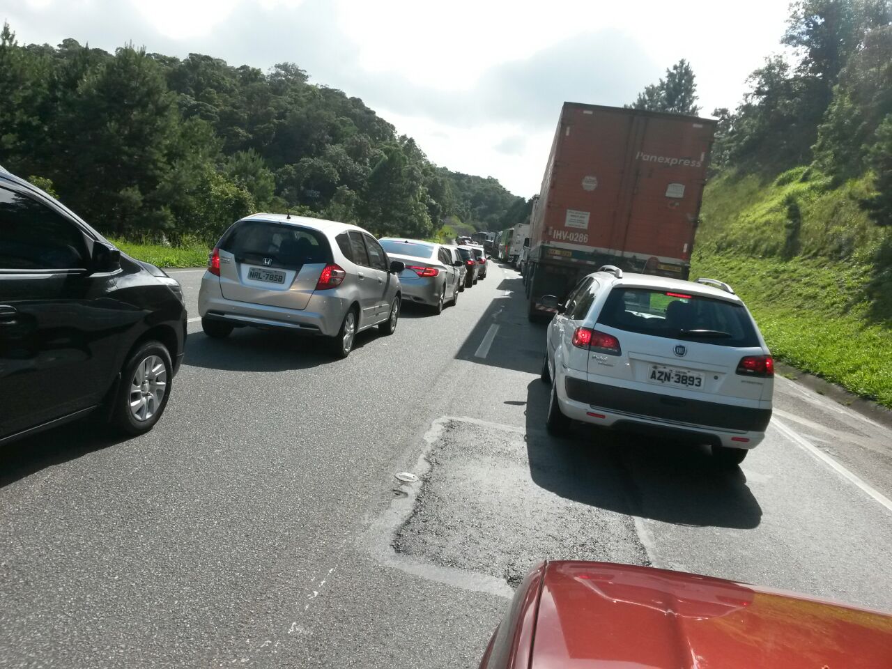 Acidente na BR-376 causa grande congestionamento na região de Guaratuba - Tribuna do Paraná (Inscrição) (Blogue)