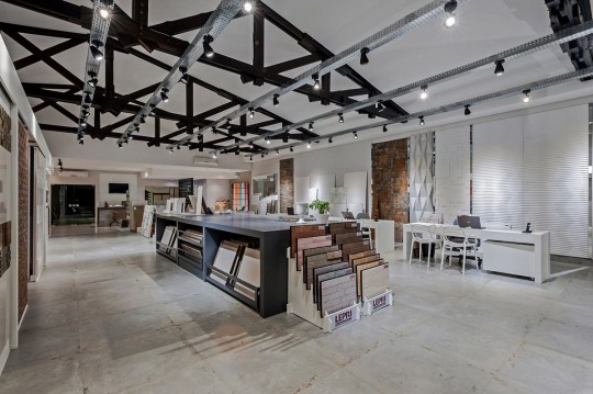  A G. Baraldi Revestimentos abre suas portas – no conceito barracão chique – para comemorar o sucesso e a divulgação do novo projeto de interiores da loja.Foto: Rodrigo Ramirez