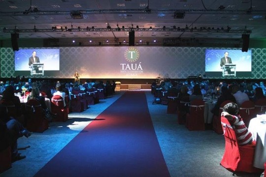 Sr. João Pinto Ribeiro emociona a plateia ao abrir o evento na noite de sábado