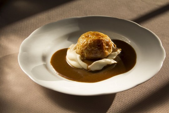 Para informações e encomendas: boutique@castelodobatel.com.br | (41) 3095-6565. Crédito: Jr. Medeiros