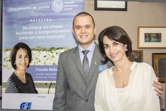 Claudia Matarazzo ao lado de Guilherme Yamashita, chefe de serviço no hotel TRYP Jesuíno Arruda. Foto: Divulgação