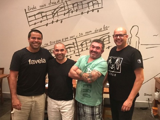 Fabrício Dantas, proprietário do Mukeka, e os chefs Ivan Lopes, Ivo Lopes e Rodrigo Martins. Foto: Divulgação 