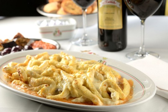 Lellis Trattoria destaca horário estendido diariamente. Foto: Wellington Nemeth 