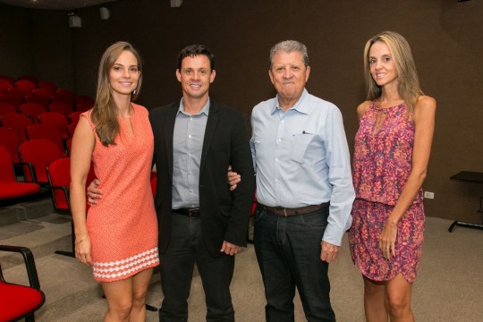 Christiane Lorenzo Pissetti, Leonardo Pissetti (vice- presidente da Ademi/PR), Aírton Pissetti e Vanessa Pissetti (da Swell Construções e Incorporações).