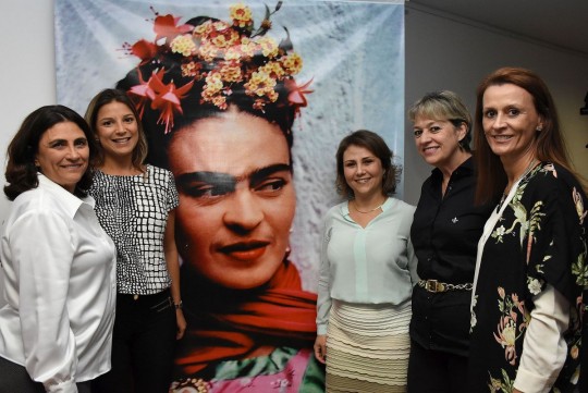 A Diretoria da CAAPR com a palestrante Marcia Caldas. Foto: Bebel