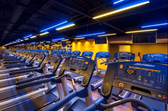 Com mensalidades a partir de R$ 69,90, academia chega à região com a proposta de democratizar o fitness de alto padrão e já inaugura com as novidades da rede: sala de ginástica, área para treino funcional e as modalidades de treino HIT e HIIT