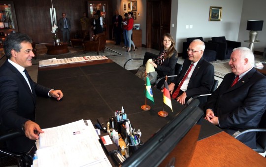 O governador Beto Richa recebeu nesta terça-feira (21), no Palácio Iguaçu, o embaixador da Alemanha no Brasil, Georg Witschel.  Curitiba, 21/03/2017. Foto: Orlando Kissner/ANPr
