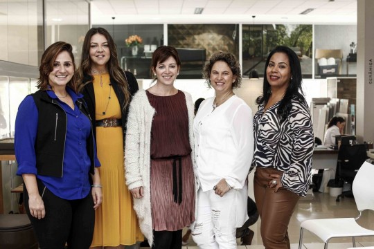  Graziela Rockembach, da Deca, Walkiria Nossol, Renata McCartney, Janaina Bazzo e Luciane Benevides, gerente da Impermix. Foto: André Rodrigues