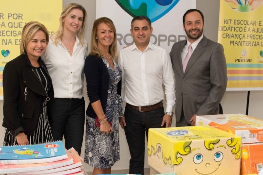 Prefeito de Bom Jesus do Sul, Cézar Bueno, destacou a qualidade do material recebido. Foto: Divulgação