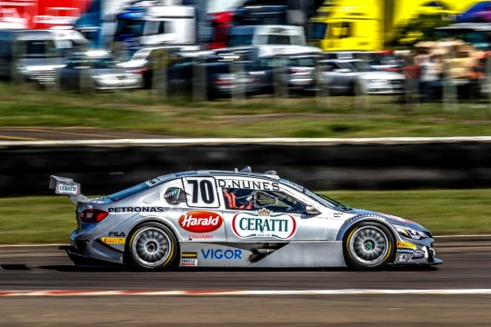 Além disso, piloto sofreu com um problema na roda na primeira corrida e um acidente na segunda prova o que dificultou a busca por pontos no campeonato. Na foto Diego Nunes. Crédito: Rodrigo Guimarães