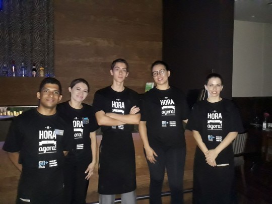 A ação, promovida no país pelo WWF-Brasil, tem como objetivo alertar as pessoas sobre a preocupação com o aquecimento global.