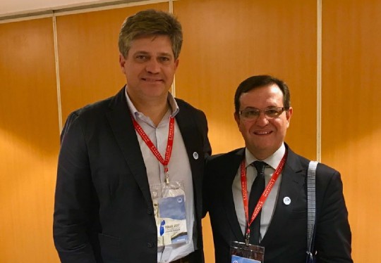 O presidente da Sociedade Paranaense de Cirurgia Torácica, Marcos Chesi, e o presidente da Sociedade Brasileira de Cirurgia Torácica, Darcy Ribeiro Pinto Filho, entidade organizadora do evento no RJ. Foto: Divulgação 