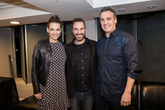 Laura Fagundes Ramalho e o marido, o presidente do Clube Curitibano, Renato Ramalho, ao lado do humorista. Fotos: Cintya Hein