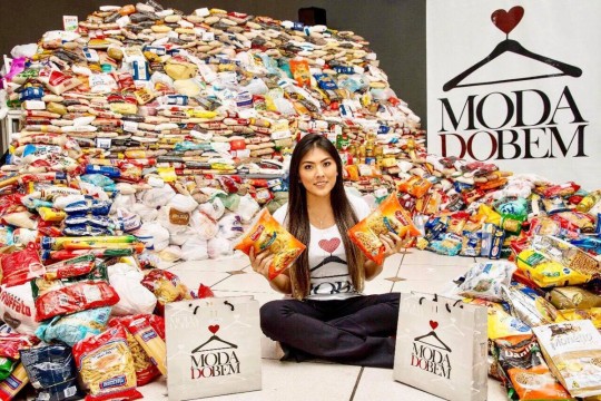 Serão 60 lojas com mais até 70% de desconto em vários produtos: roupas femininas, masculinas, infantil,  acessórios, calçados entre muitas opções de compras