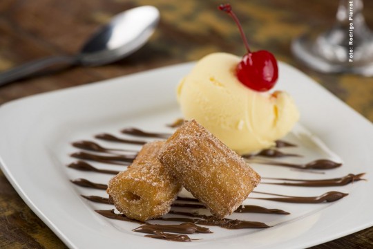 Mini Churros com creme de avelã e cacau – Zapata Mexican Bar (Foto: Rodrigo Pierrot)