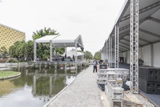 Evento que reúne entretenimento, conhecimento, educação musical e negócios, a Expomusic, junto com o Rockshow e com apoio do iMusics, abriu inscrições para a seleção de bandas e artistas buscando dar visibilidade aos grupos independentes, que se apresentarão no Rock Lounge.