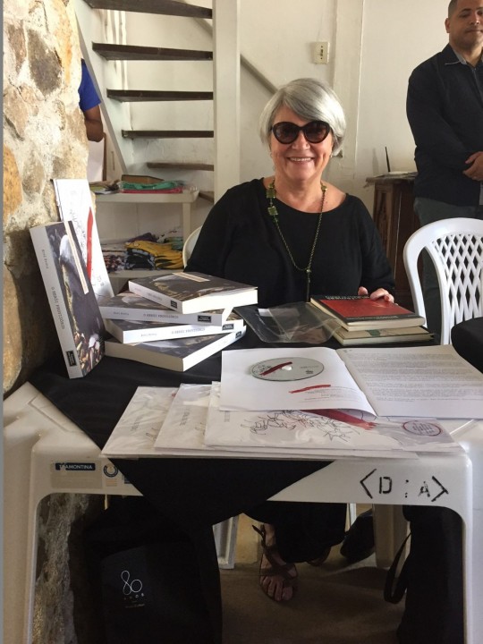 Sessão de autógrafos acontece na Livraria da Vila, no Pátio Batel, a partir das 19 horas