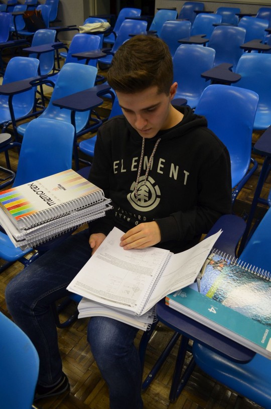 Fuga de talentos é resultado da recessão, desemprego e inflação, sugerem especialistas