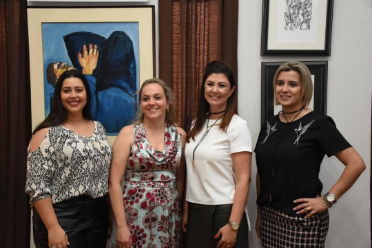 Sílvia e Karin com as novas diretoras Hellen Giacomitti e Roberta Dias. Foto: Bebel Ritzmann