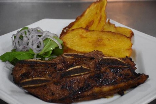 Inspirada na gastronomia regional do Oeste de Santa Catarina, chef paulista criou prato com assado de tiras, preparado com toque de temperos orientais