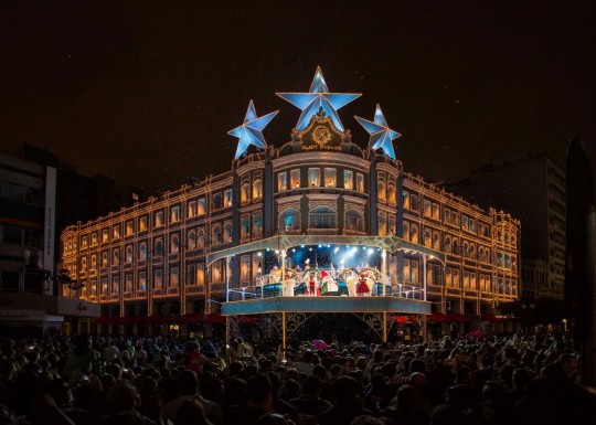 City tour noturno pelos principais atrativos da cidade e Camarote de Natal para os espetáculos do Coral do Palácio Avenida já estão disponíveis para compra