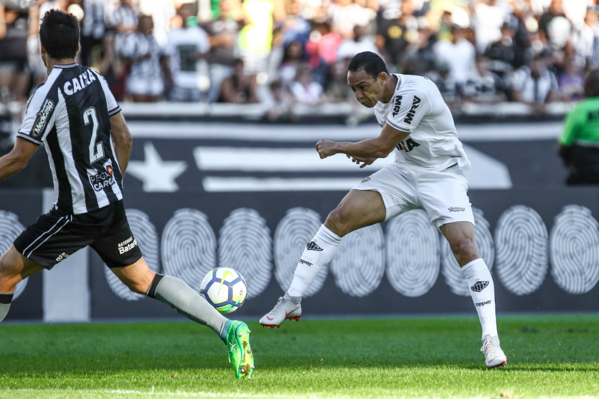 Ricardo Oliveira briga pela artilharia do Brasileirão. Chance de marcar contra o Vasco. Foto: Bruno Cantini/Atlético-MG
