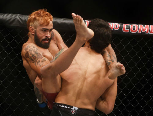 23-07-16_godofredo-pepey-perde-darren-elkins