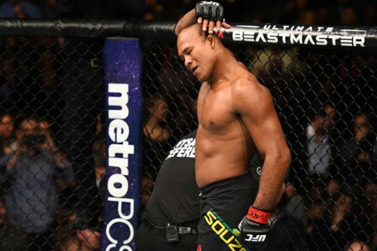 Ronaldo Jacaré está cada vez mais próximo do título. Foto: Getty Images/UFC.
