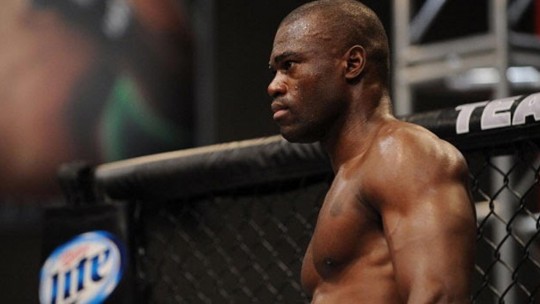 Uriah Hall passou mal e luta contra Belfort foi cancelada.