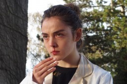 Filme "Grave" (2017)