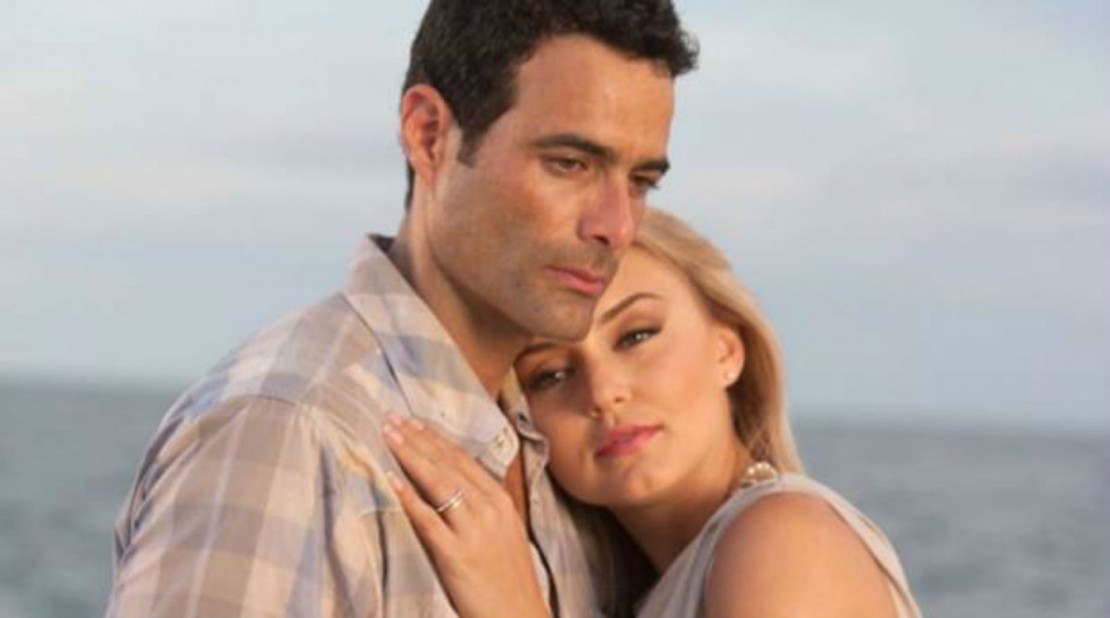 Em "O Que a Vida Me Roubou", José Luis pede Montserrat em casamento e ela aceita.