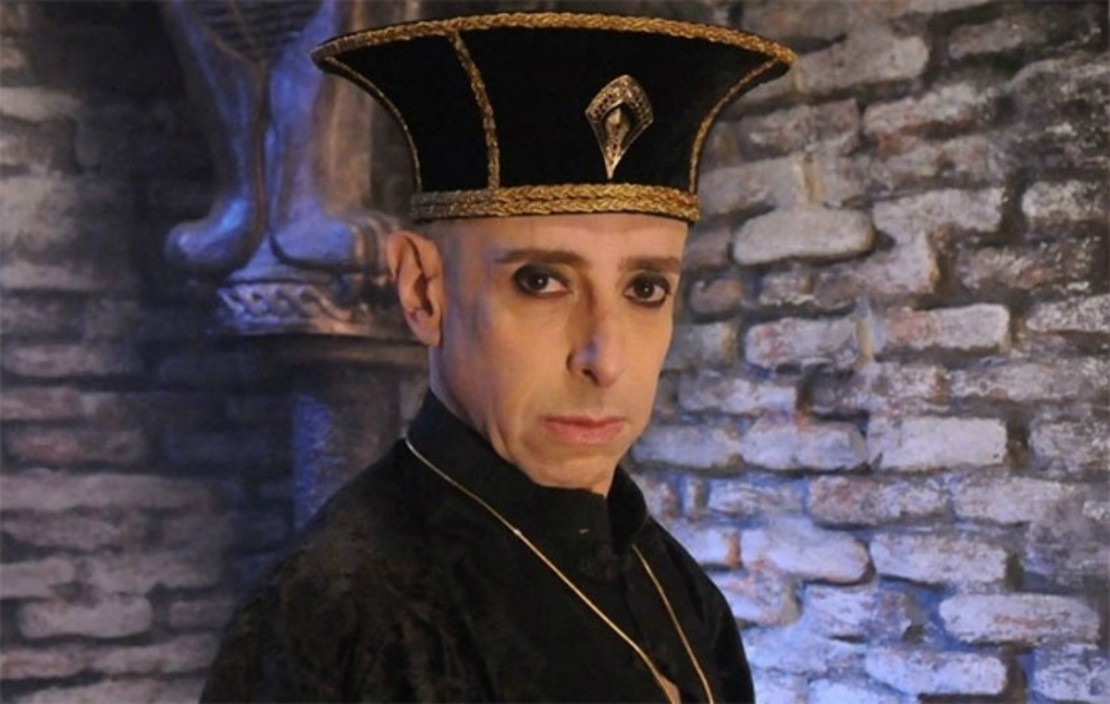 Em "O Rico e Lázaro", Beroso avisa que enviará Asher para o local da construção da estátua.