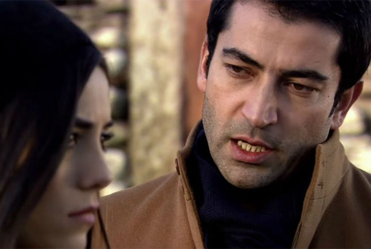 Em "Ezel", Ezel dispensa as investidas de Eysan na Casa de Campo.