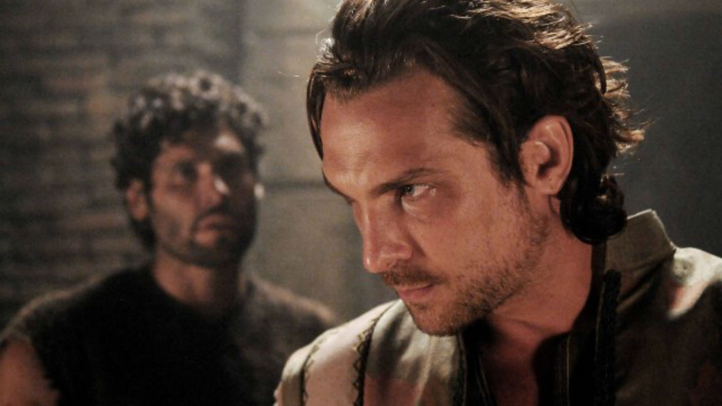 Em "O Rico e Lázaro", Asher diz a Zac que continuará fingindo-se morto para Joana, mas não deixará a Babilônia.