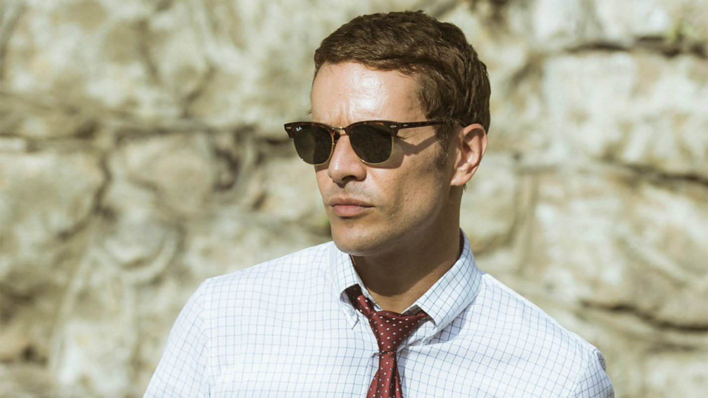 Em "Os Dias Eram Assim", Vitor manipula seus filhos contra Alice.