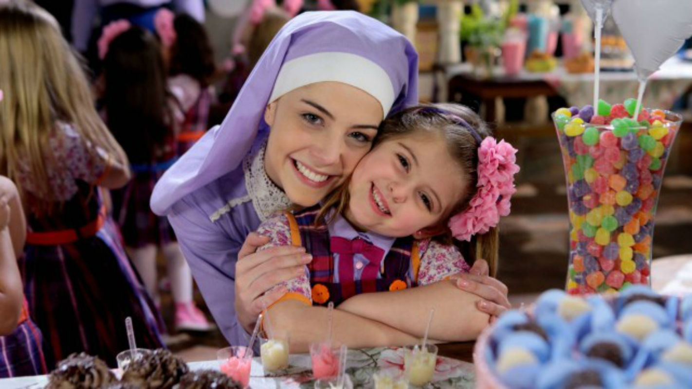 Em "Carinha de Anjo", Cecília deixa de vez o internato.