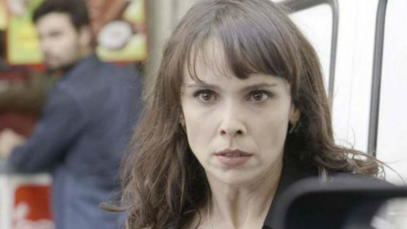 Em "A Força do Querer", Irene rouba o carro de Eugênio.