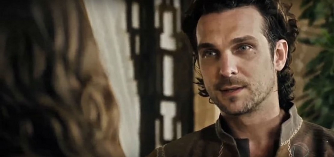 Em "O Rico e Lázaro", Asher chama Joana para um passeio e Zac os observa com ódio.