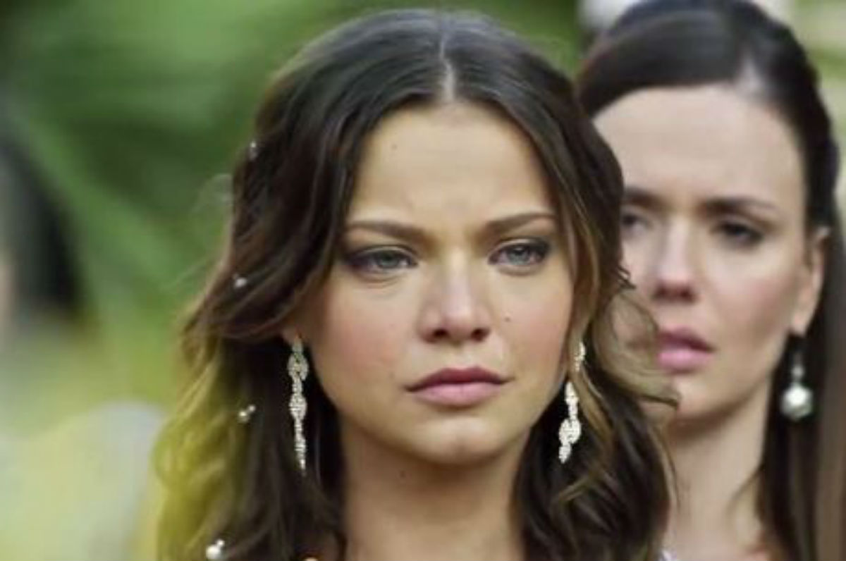 Em "O Rico e Lázaro", Joana se espanta ao saber que Zac é o novo governador da Babilônia.