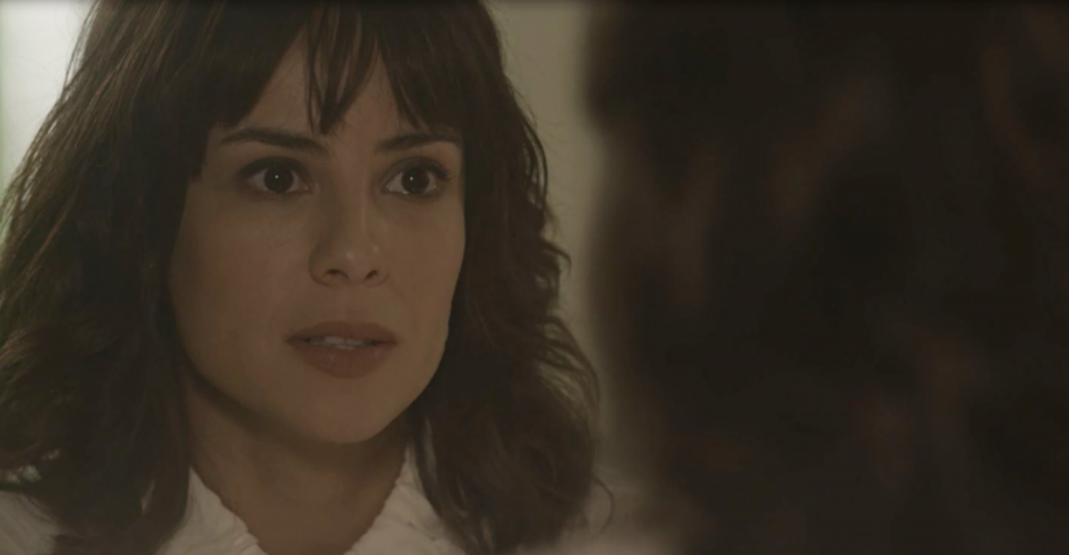 Em "Tempo de Amar", Maria Vitória revela a Lucinda que decidiu ficar no Brasil.