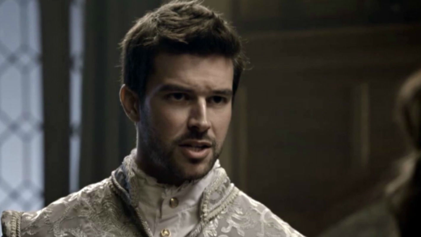 Em "Belaventura", Enrico fica tenso e diz que Pietra pode ter caído numa armadilha.