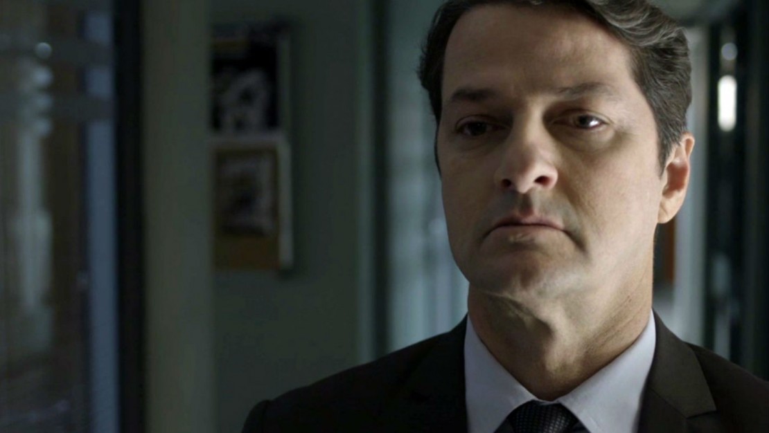 Em "Pega Pega", Mônica cobra o dinheiro de Malagueta e avisa que levará seu filho com ela.