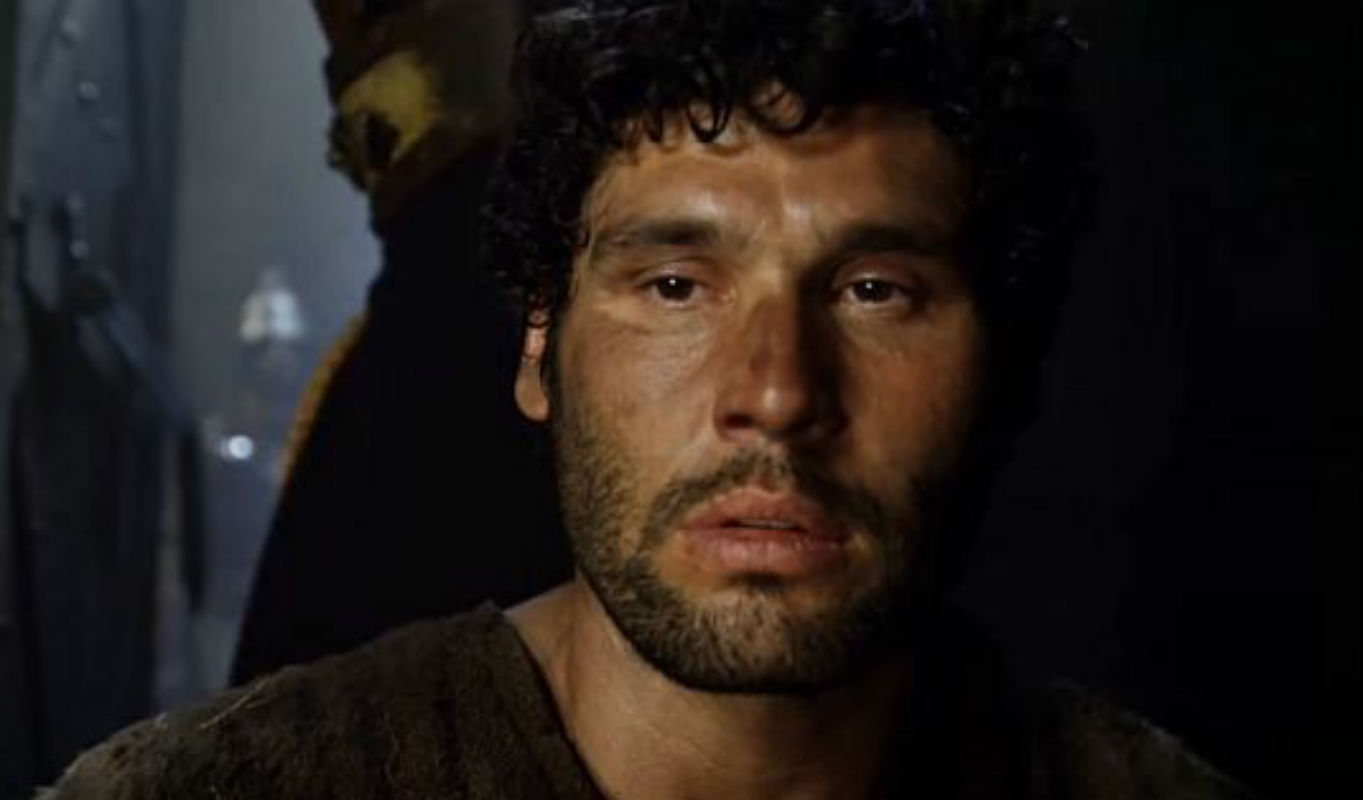Em "O Rico e Lázaro", Asher, adoentado e com várias feridas de lepra, caminha até a Babilônia.