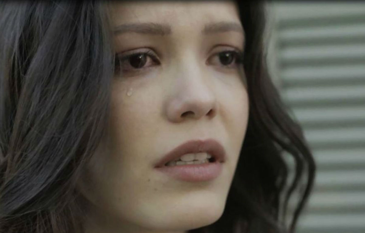 Em "Tempo de Amar", Maria Vitória procura Celeste Hermínia e descobre que ela é sua mãe.