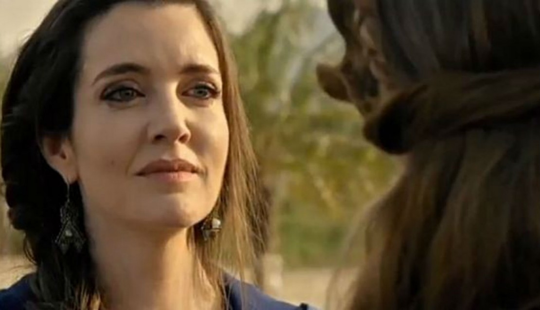 Em "Belaventura", Lucy diz à Pietra que Jacques é um traidor e que logo irá trair Enrico também.