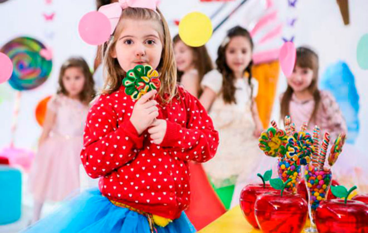 Em "Carinha de Anjo", Madre decide mudar Lulu de quarto e diz que ela não pode ficar próxima de Dulce nas horas vagas.