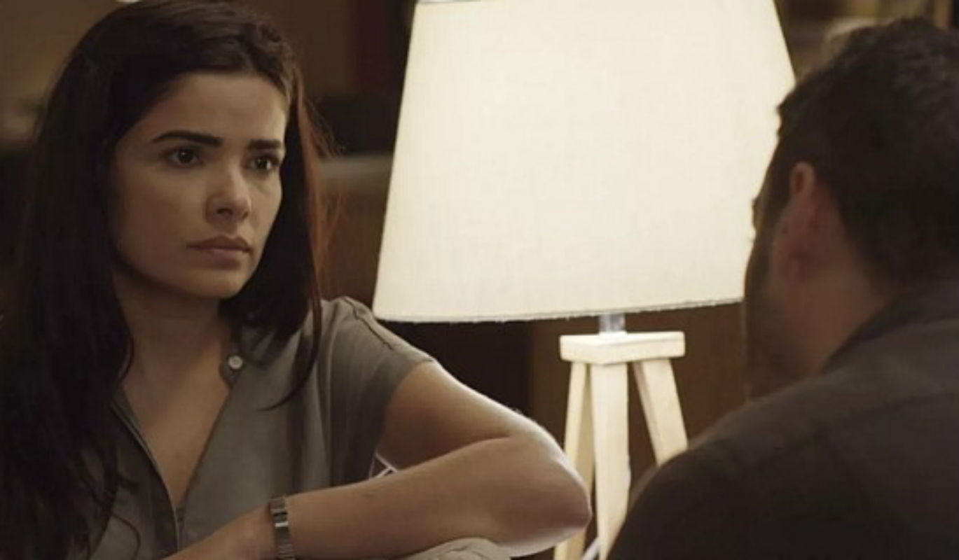 Em "Pega Pega", Antônia diz a Júlio que voltaria a confiar nele caso revelasse a identidade do quarto ladrão.