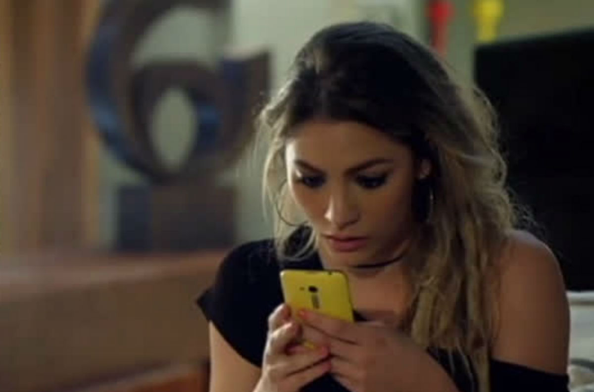 Em "Apocalipse", Talita se desespera ao ver que os amigos receberam seu nude.