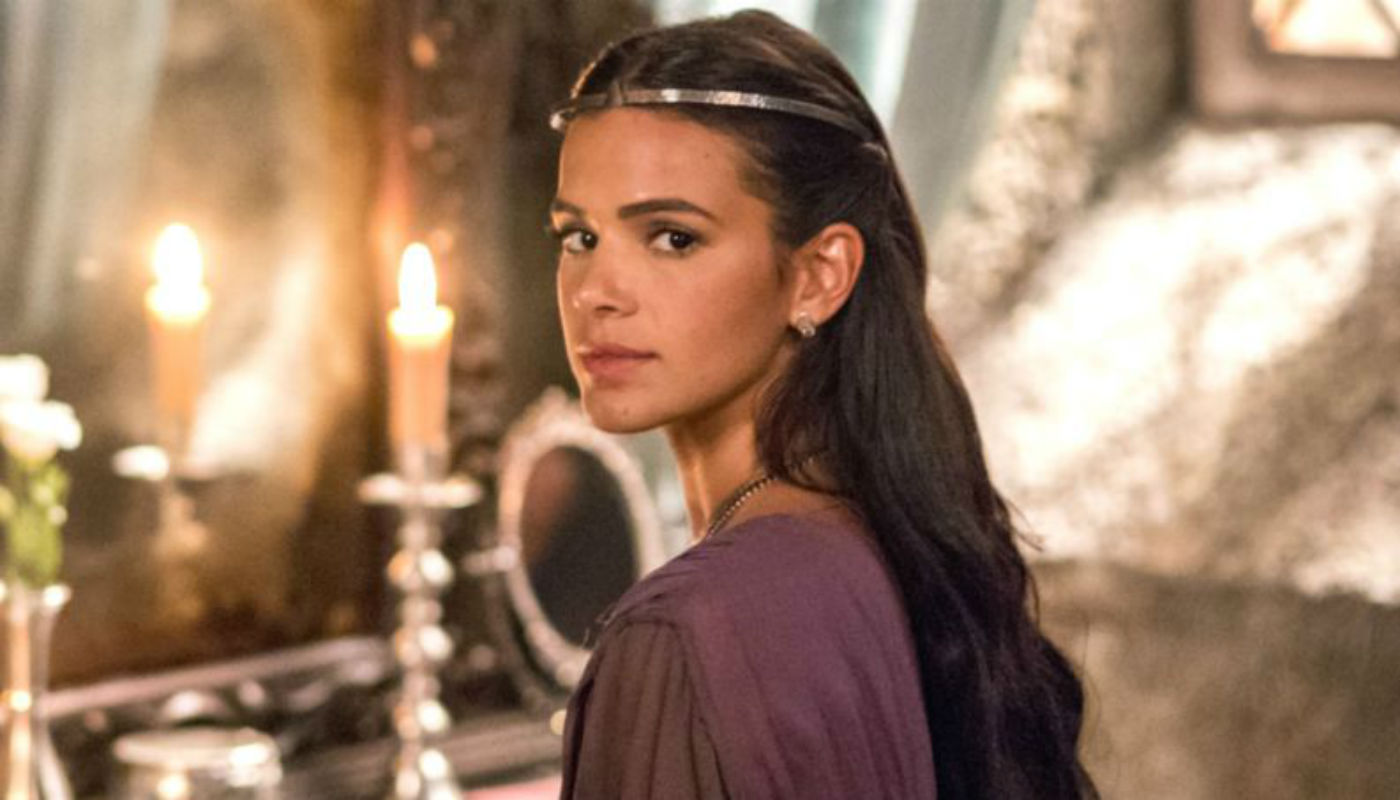 Em "Deus Salve o Rei", Rodolfo e Catarina se casam.